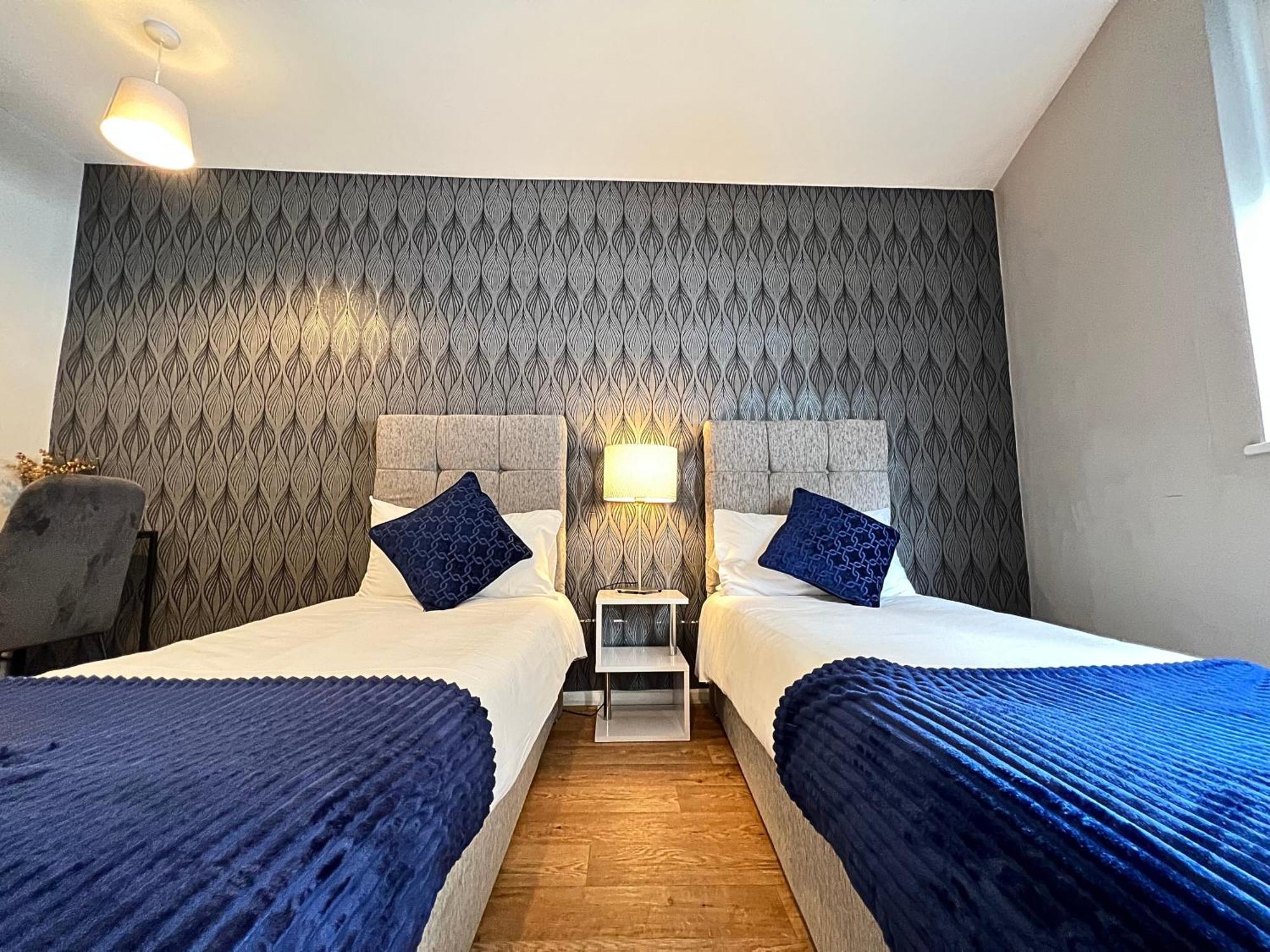 Kensington 2 Bedroom House-Big Living Area And Kitchen-Harrods-National History Museum-Hyde Park-Near 2 Underground Lines ロンドン エクステリア 写真